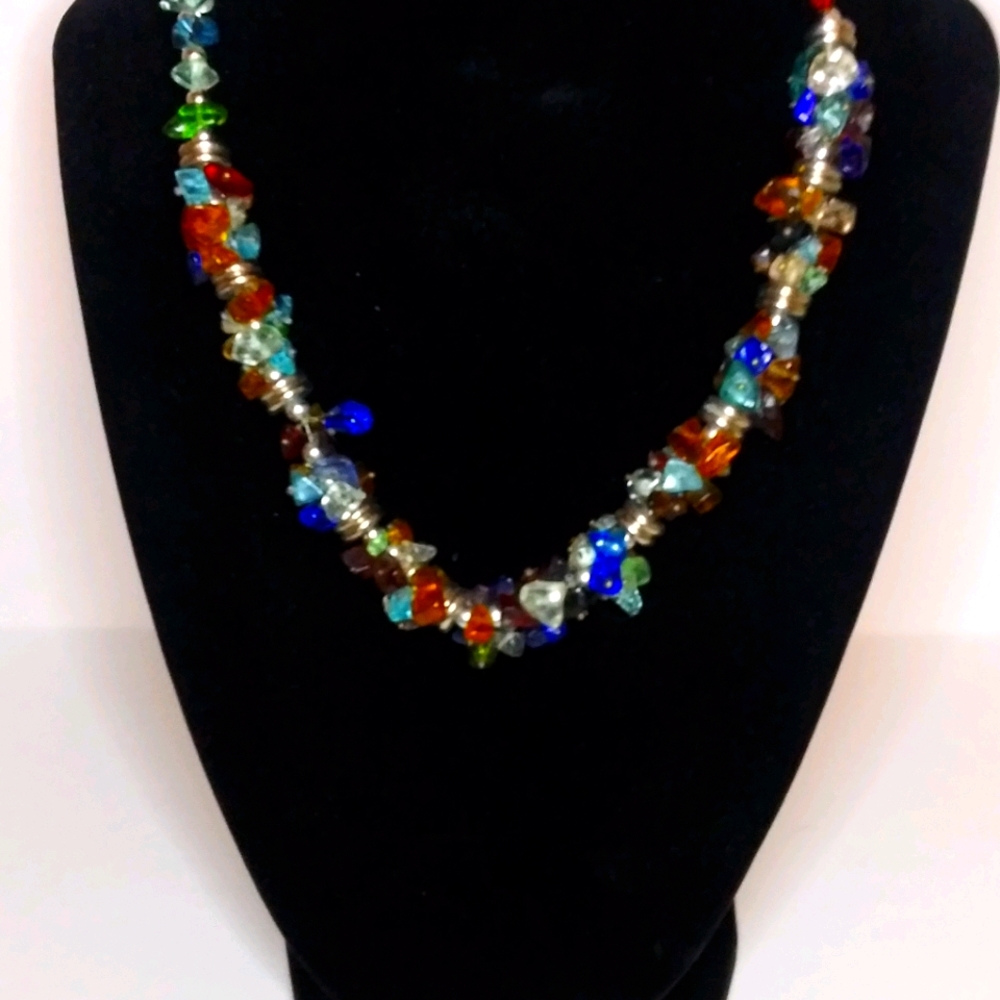 Stone chip necklace